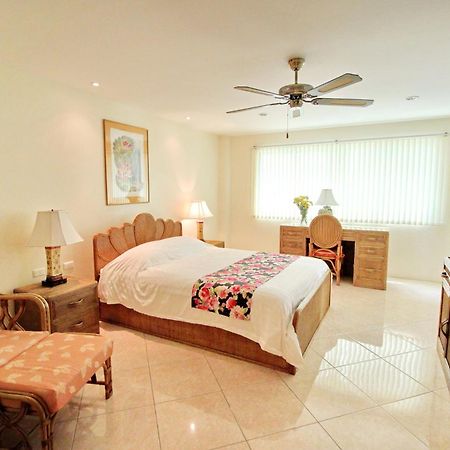 Butterfly Garden Boutique Residencias Pattaya Exterior foto