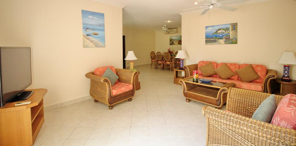 Butterfly Garden Boutique Residencias Pattaya Habitación foto