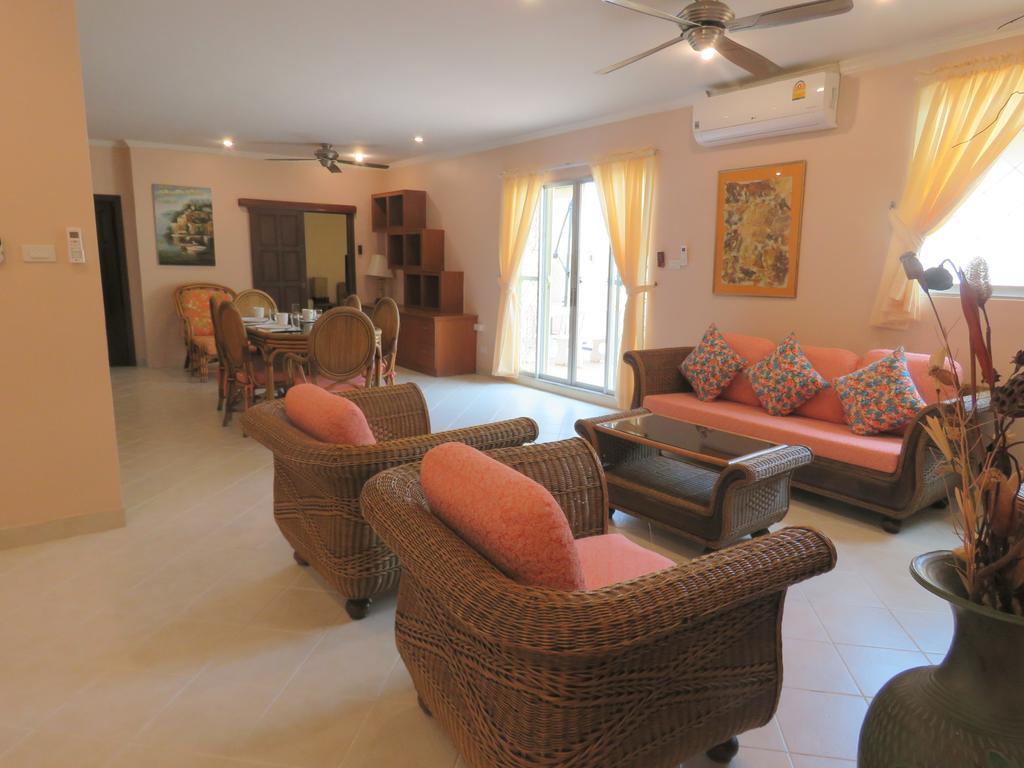 Butterfly Garden Boutique Residencias Pattaya Exterior foto